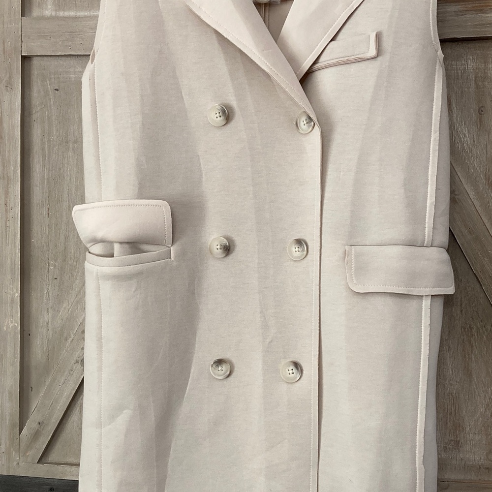 FREEWAY Women's Light Beige Double-Breasted Long Vest
SIZE M - Picture 3 of 10